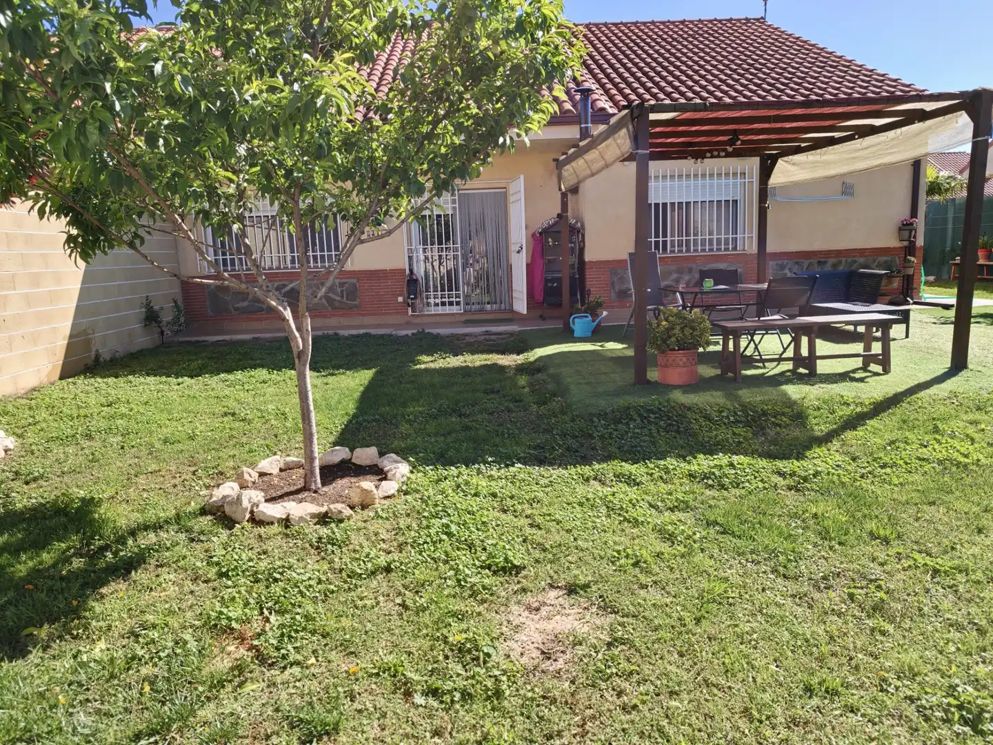 Jardín de Casa o chalet en venta en Novés con Aire acondicionado, Calefacción y Jardín privado