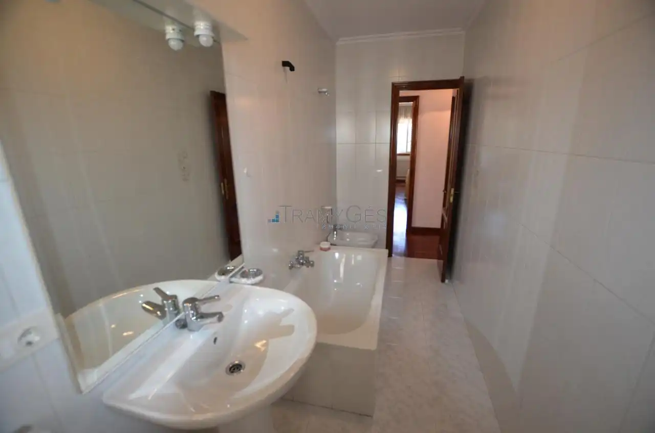 Bathroom of Flat for sale in Tui  with Heating, Parquet flooring and Balcony