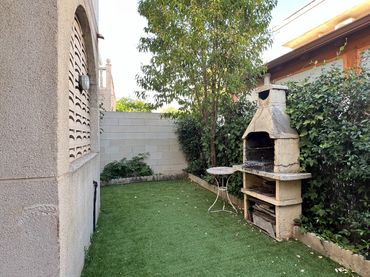 Chalet con piscina en venta en Calle de los Girasoles