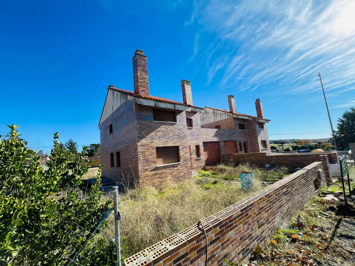 Vista exterior de Casa adosada en venta en Navalperal de Pinares con Jardín privado, Terraza y Alarma
