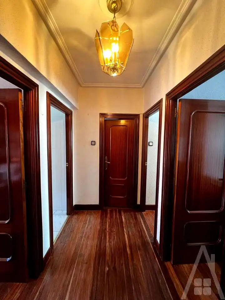 Piso en venta en Etxebarri con Parquet, Terraza y Amueblado
