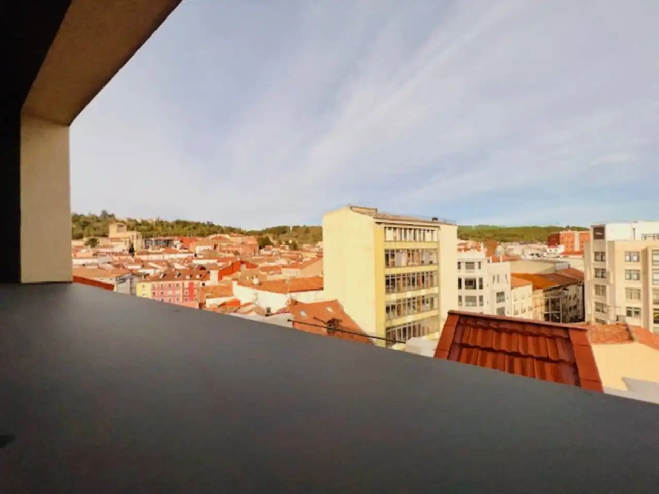 Vista exterior de Dúplex en venda en Burgos amb Calefacció i Balcó