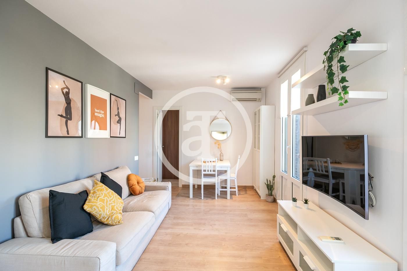 Sala de estar de Piso de alquiler en  Barcelona Capital con Aire acondicionado, Calefacción y Amueblado