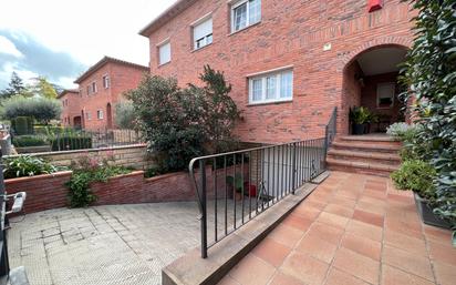 Vista exterior de Casa adosada en venda en Cardedeu amb Aire condicionat