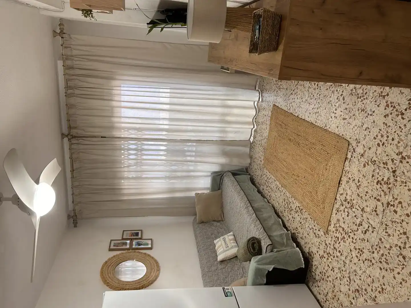 Wohnzimmer von Wohnung zur Miete in Torrevieja mit Klimaanlage und Balkon