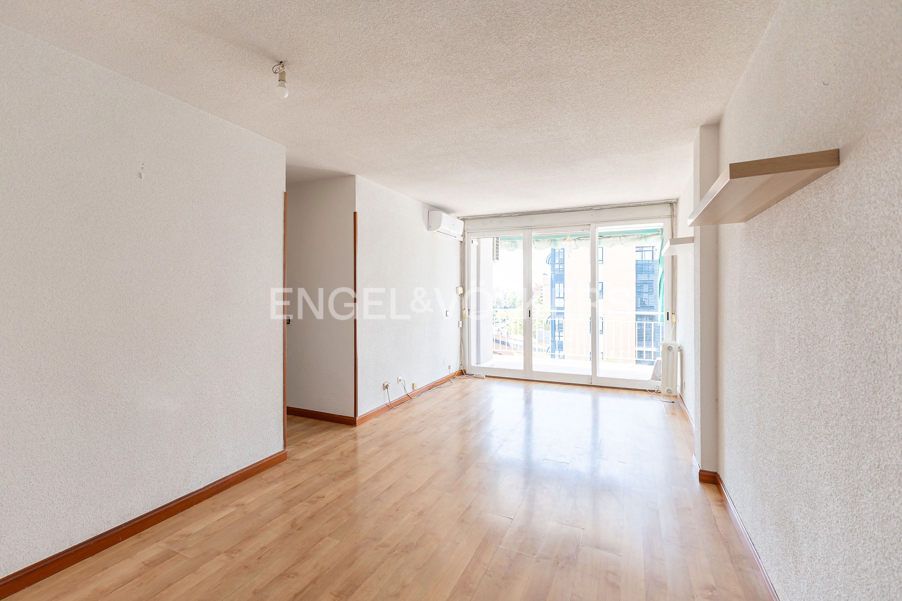 Living room of Apartment for sale in Alcorcón  with Air Conditioner, Heating and Parquet flooring