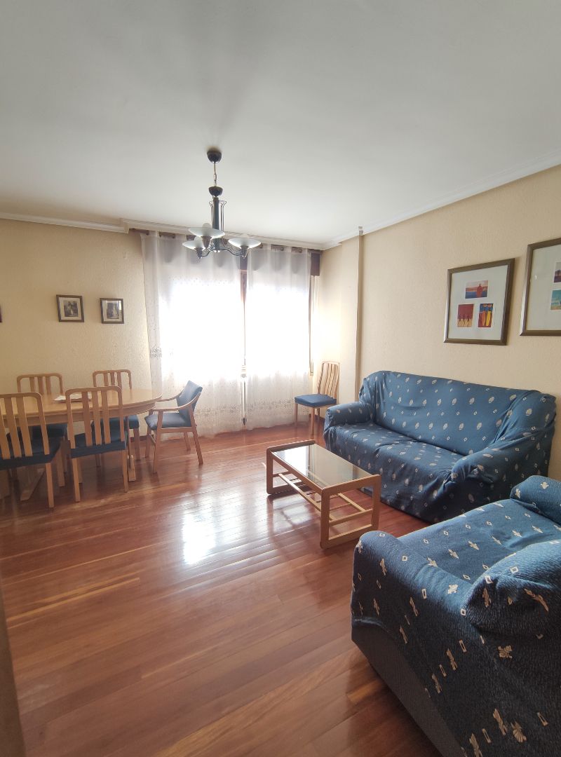 Sala de estar de Apartamento de alquiler en Ciudad Real Capital con Amueblado