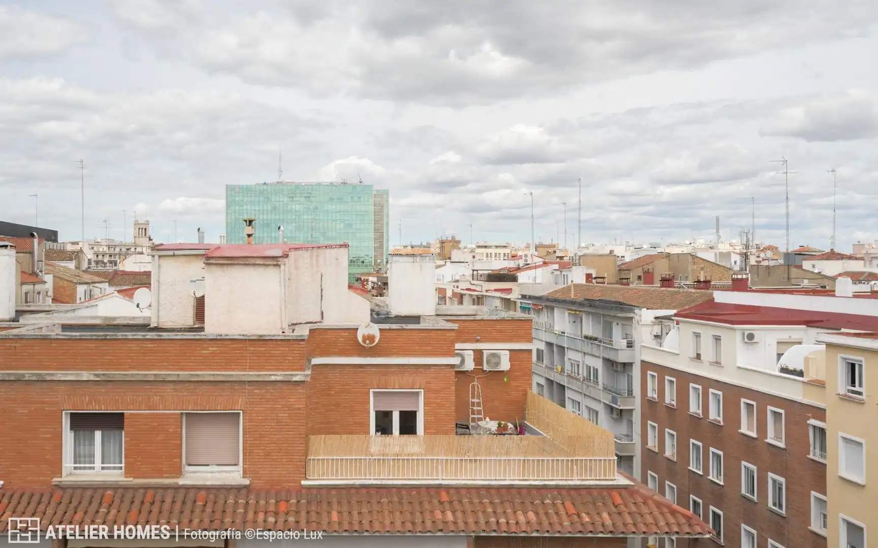 Exterior view of Attic for sale in Zaragoza  with Air Conditioner, Heating and Parquet flooring