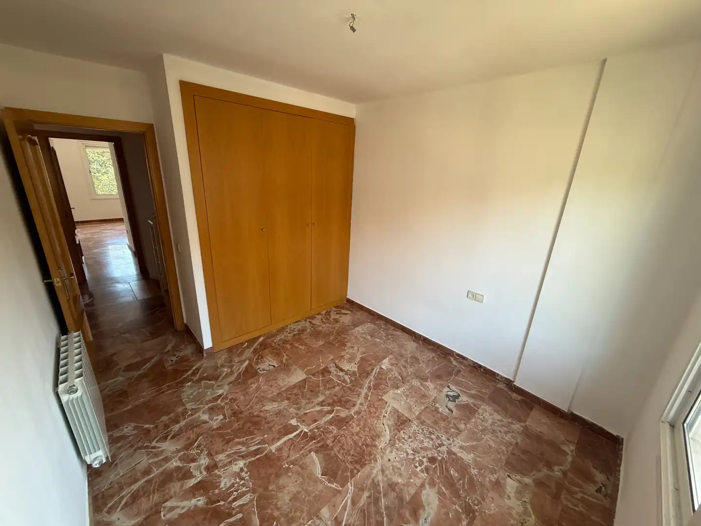 Schlafzimmer von Einfamilien-Reihenhaus zum Verkauf in L'Ametlla del Vallès mit Klimaanlage, Heizung und Privatgarten