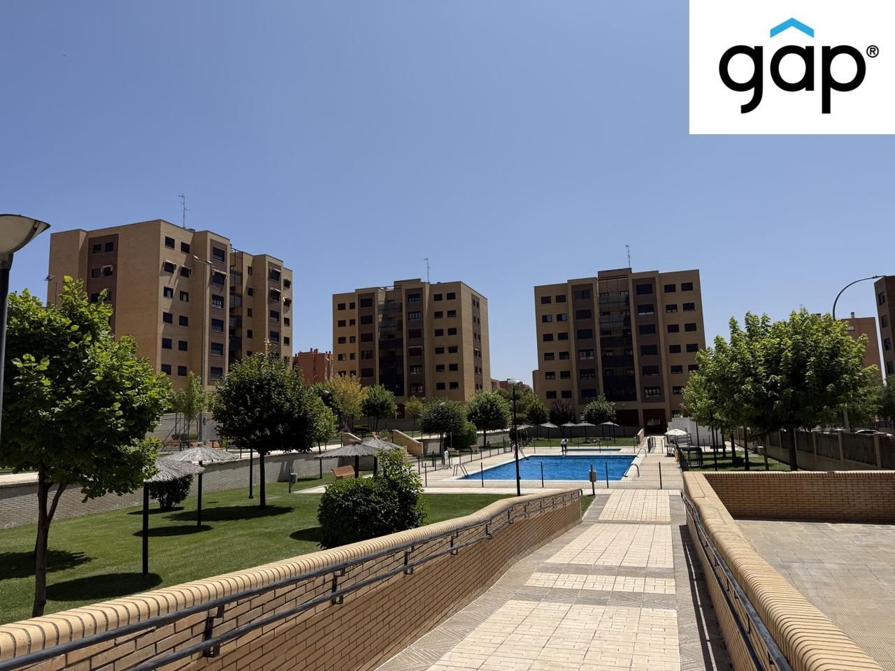 Piscina de Pis en venda en Cuenca Capital amb Calefacció, Terrassa i Traster