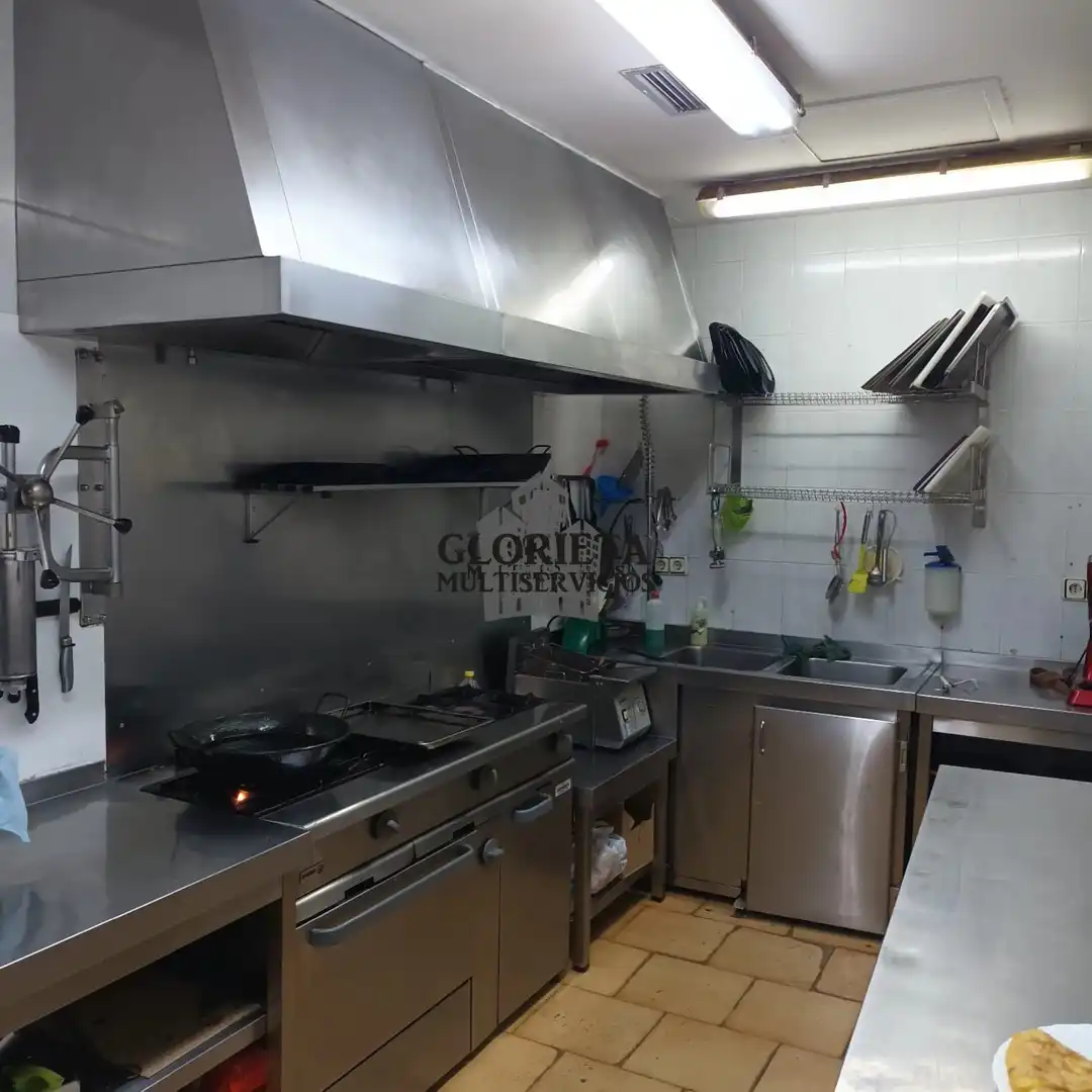 Cocina de Local en traspaso en Pontevedra Capital 