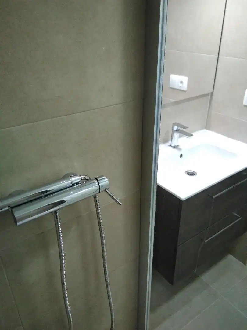 Badezimmer von Wohnung zum Verkauf in Vigo  mit Heizung