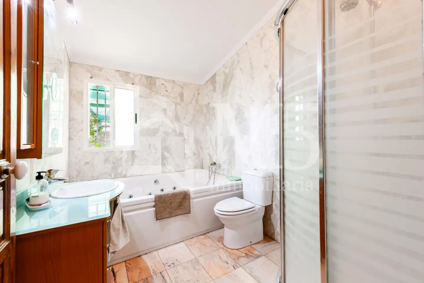 Baño de Finca rústica en venta en Rincón de la Victoria con Aire acondicionado, Jardín privado y Terraza