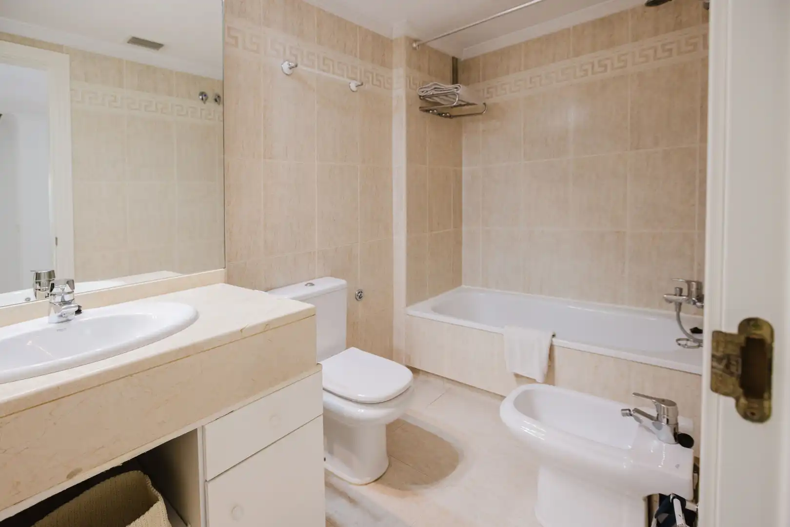 Apartamento con piscina en venta en Milla de Oro, imagen 23