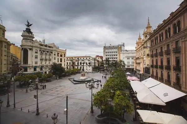 Außenansicht von Wohnung zum Verkauf in Córdoba mit Klimaanlage, Heizung und Abstellraum