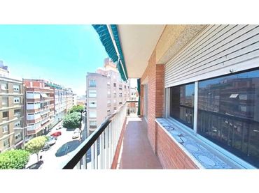 Appartamento con balcone in vendita a Calle Felip II