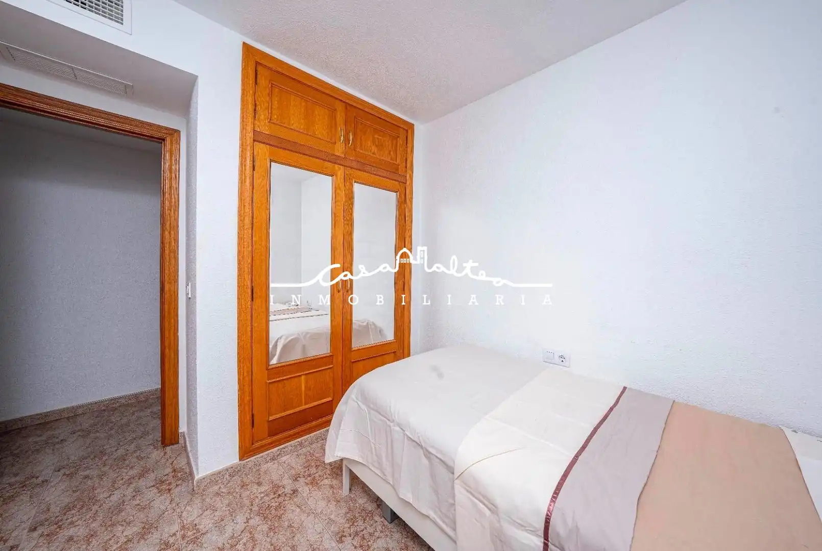 Bedroom of Attic for sale in Polop  with Air Conditioner, Terrace and Furnished