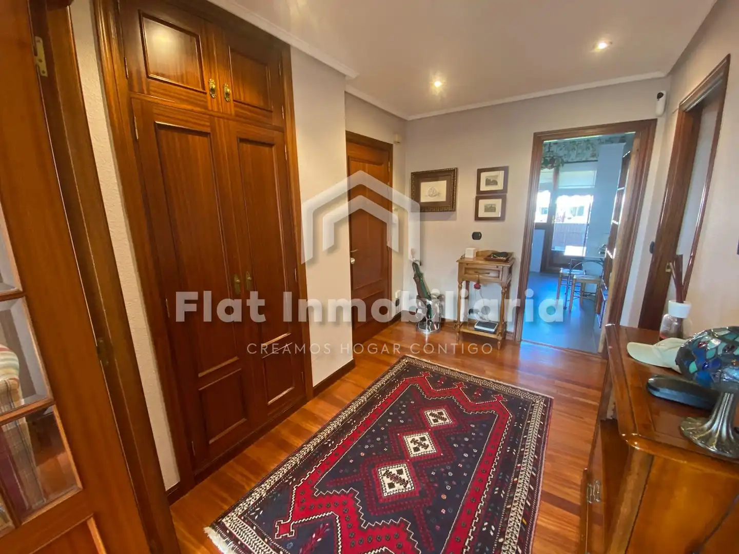 Vista exterior de Piso en venta en Castro-Urdiales con Calefacción, Parquet y Terraza