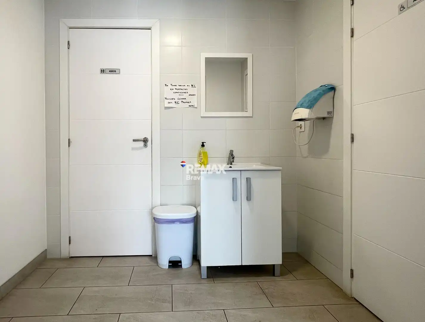 Bathroom of Commercial properties for rent in Roses  with Terrace and Furnished