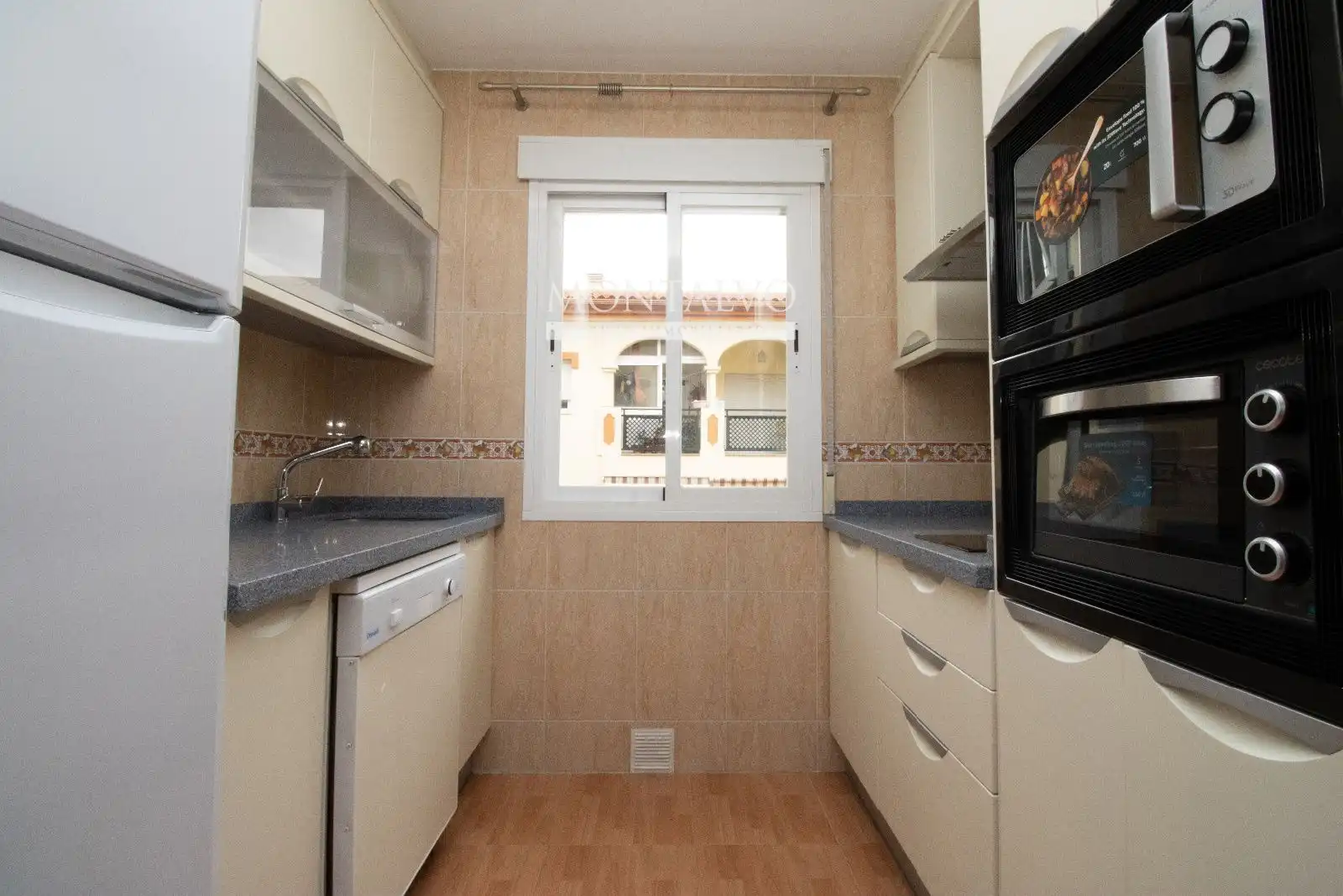 Cuina de Apartament de lloguer en Atarfe amb Terrassa, Moblat i Balcó