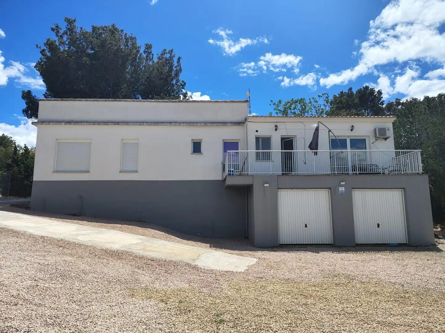 Detached house with terrace to rent in Calle NAVARRO REVERTER