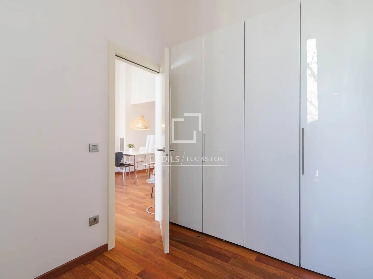Wohnung zum Verkauf in Barcelona mit Klimaanlage, Heizung und Parkett