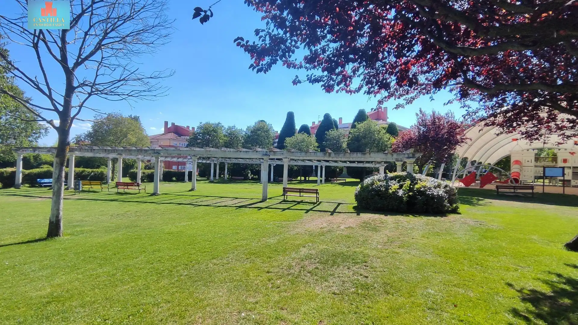 Jardín de Piso en venta en Ávila con Calefacción, Jardín privado y Trastero