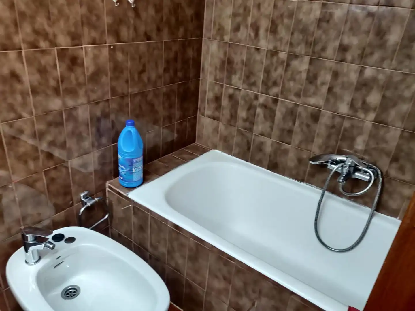 Bany de Apartament de lloguer en Granada amb Calefacció