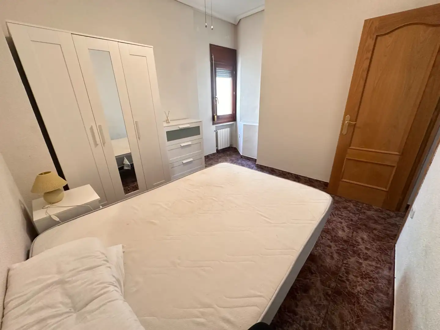 Schlafzimmer von Wohnungen zur Miete in Cuenca mit Heizung, Möbliert und Waschmaschine