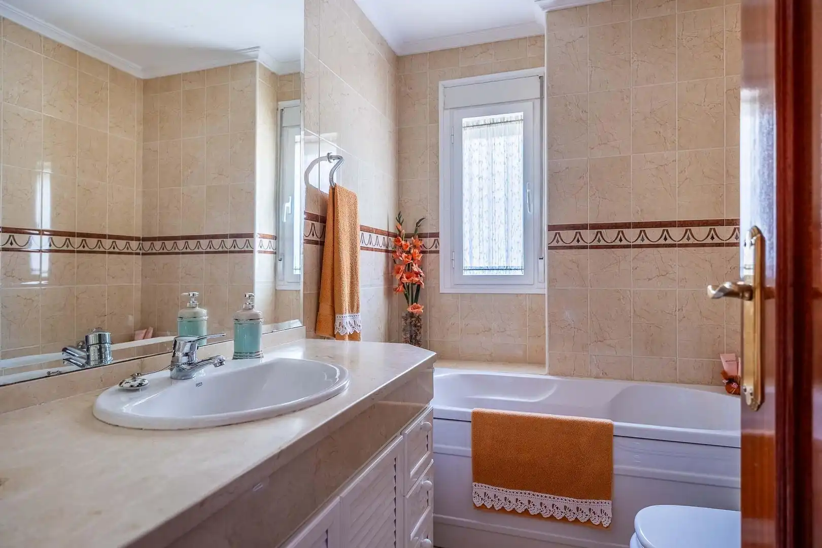 Bathroom of Detached homes for sale in Mairena del Aljarafe  with Air Conditioner, Private garden and Terrace
