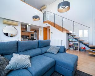 Sala d'estar de Dúplex en venda en Getafe amb Aire condicionat, Calefacció i Jardí privat