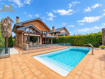 Chalet en venta en Avenida Lazarejo