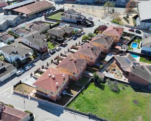 Exterior view of Single-family semi-detached for sale in Porqueres  with Air Conditioner and Private garden