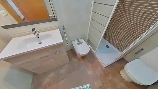 Bany de Pis en venda en Santa Perpètua de Mogoda amb Calefacció, Terrassa i Alarma