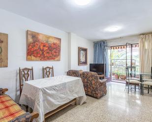 Living room of Flat for sale in  Granada Capital  with Terrace and Balcony