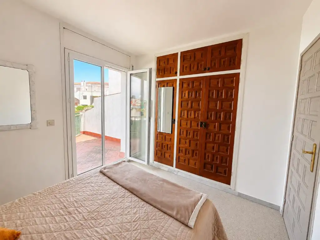 Dormitori de Apartament en venda en Roses