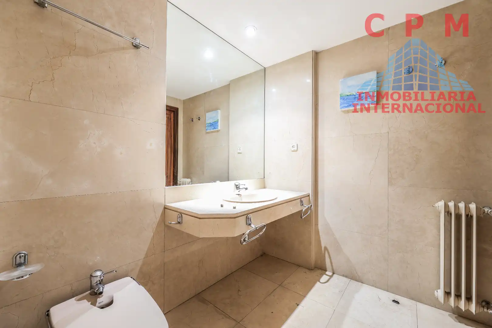 Bathroom of Flat for rent in Madrid  with Air Conditioner, Heating and Parquet flooring