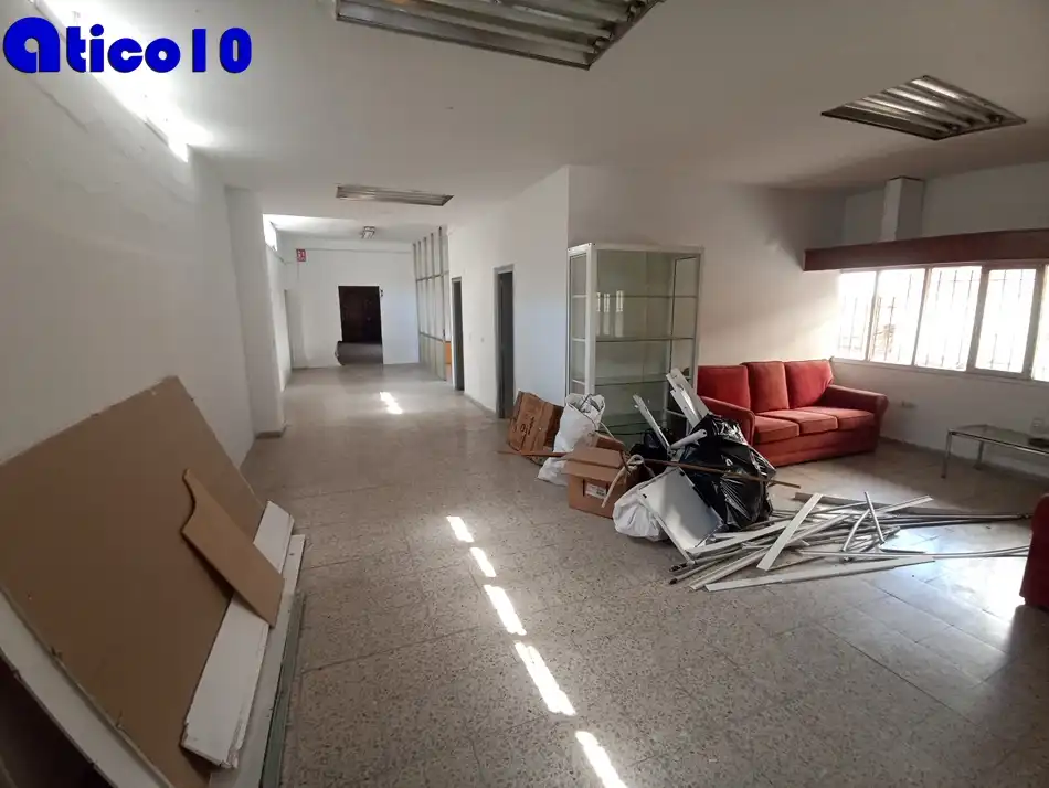 Local en venta en Oviedo 