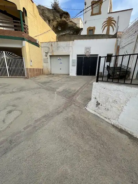 Parking de Local en venta en Santa Cruz de Marchena