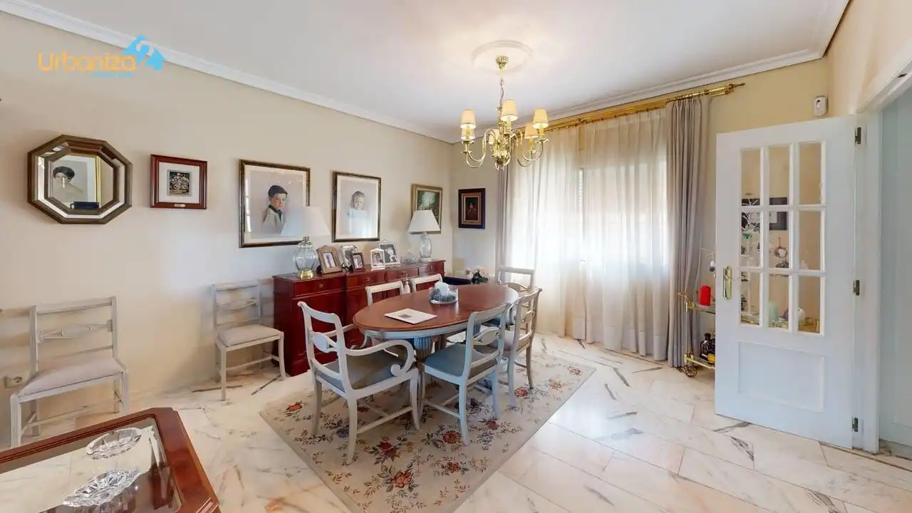 Comedor de Casa o chalet en venta en Badajoz con Aire acondicionado, Calefacción y Jardín privado