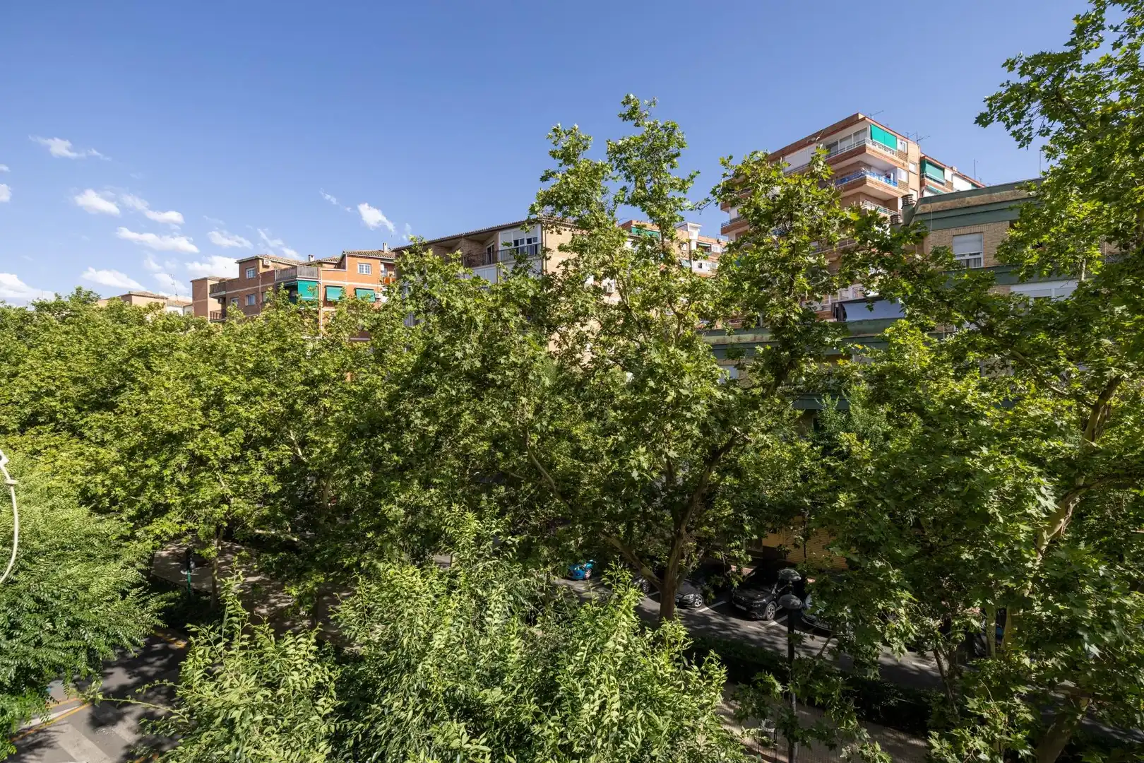Vista exterior de Pis en venda en Granada amb Terrassa
