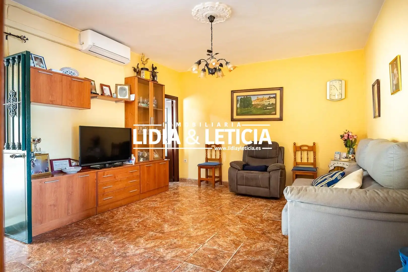 Sala d'estar de Casa o xalet en venda en Alcalá de Guadaira amb Aire condicionat i Calefacció