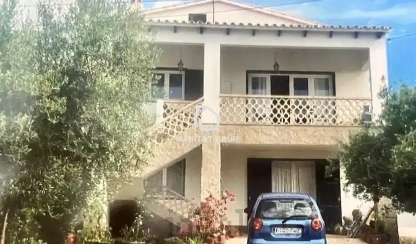 Casa amb jardí en venda a Biniancolla - Punta Prima