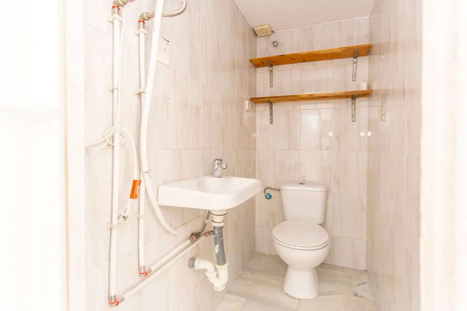 Bathroom of Commercial properties for sale in Jerez de la Frontera