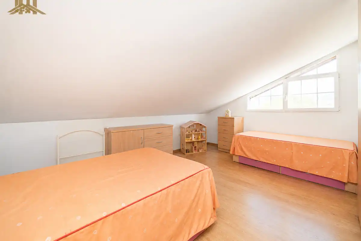 Habitación de Casa o chalet en venta en Villaviciosa de Odón con Aire acondicionado, Calefacción y Jardín privado