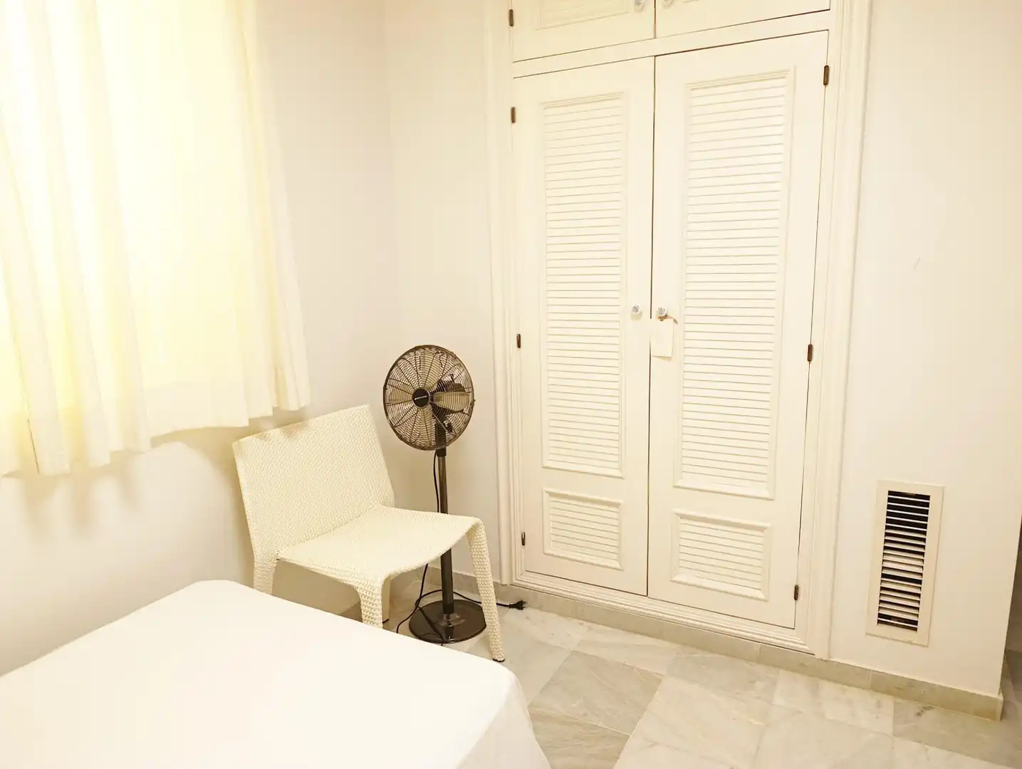 Habitación de Dúplex de alquiler en Dénia con Aire acondicionado, Calefacción y Jardín privado