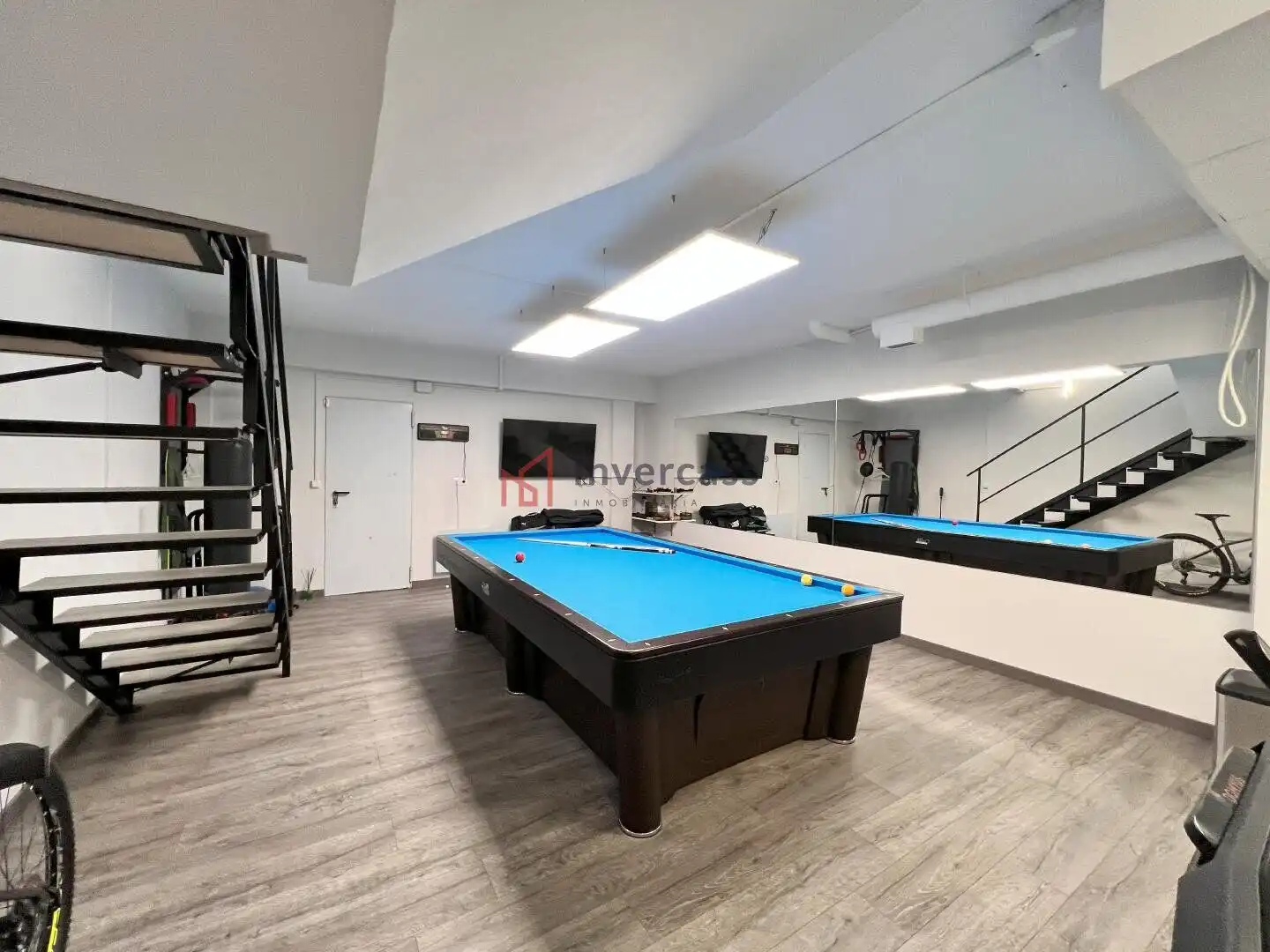 Casa adosada en venta en Castro-Urdiales con Jardín privado, Trastero y Piscina comunitaria