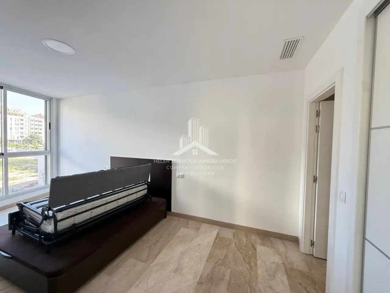 Habitación de Piso en venta en Castellón de la Plana / Castelló de la Plana con Aire acondicionado, Calefacción y Alarma