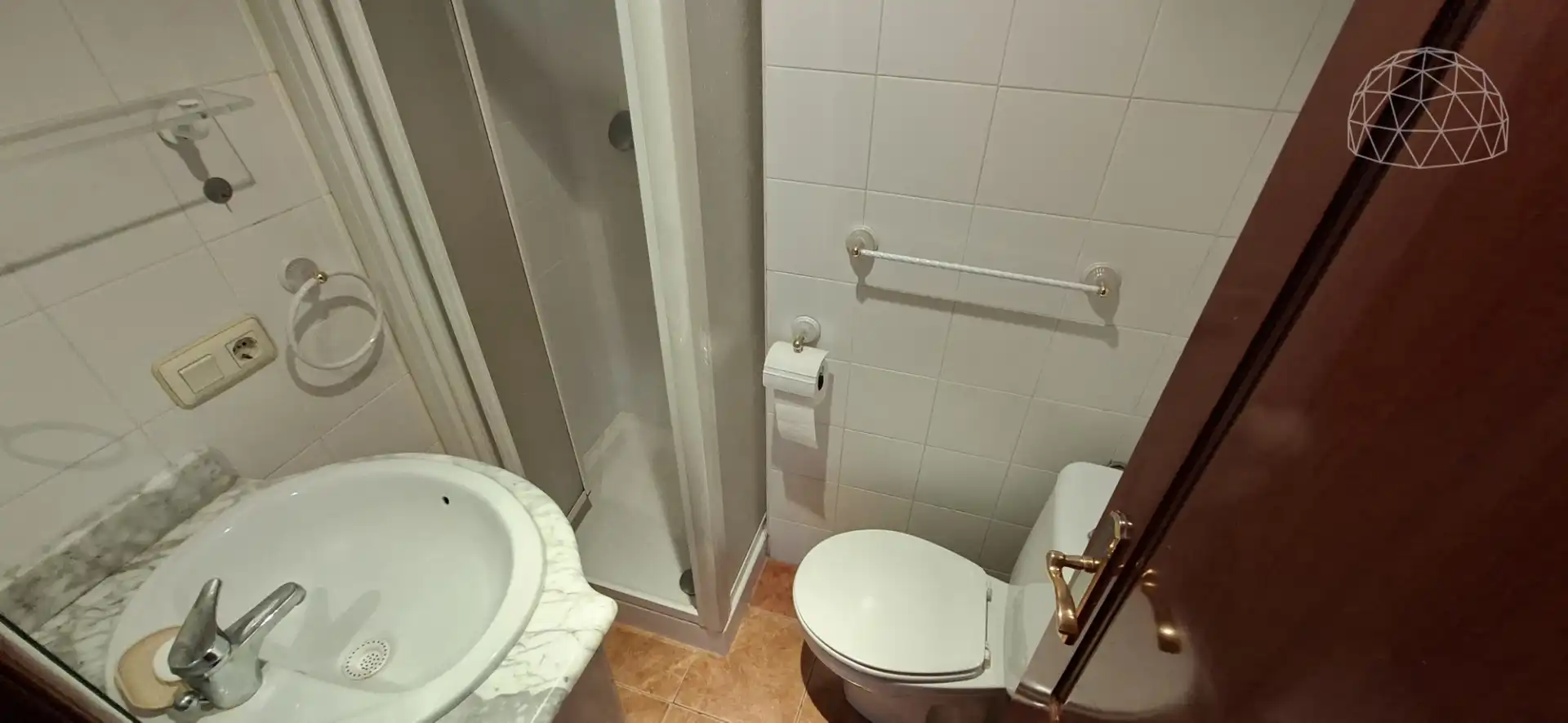 Bathroom of Flat for sale in Sevilla  with Private garden and Balcony