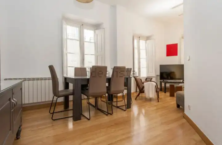 Flat for rent in Calle de Postas, Sol